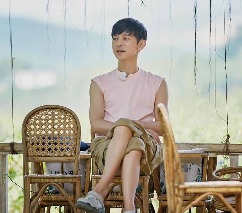  即将|《向往4》刚收官，何炅又一新综艺即将来袭，搭档THE9追定了