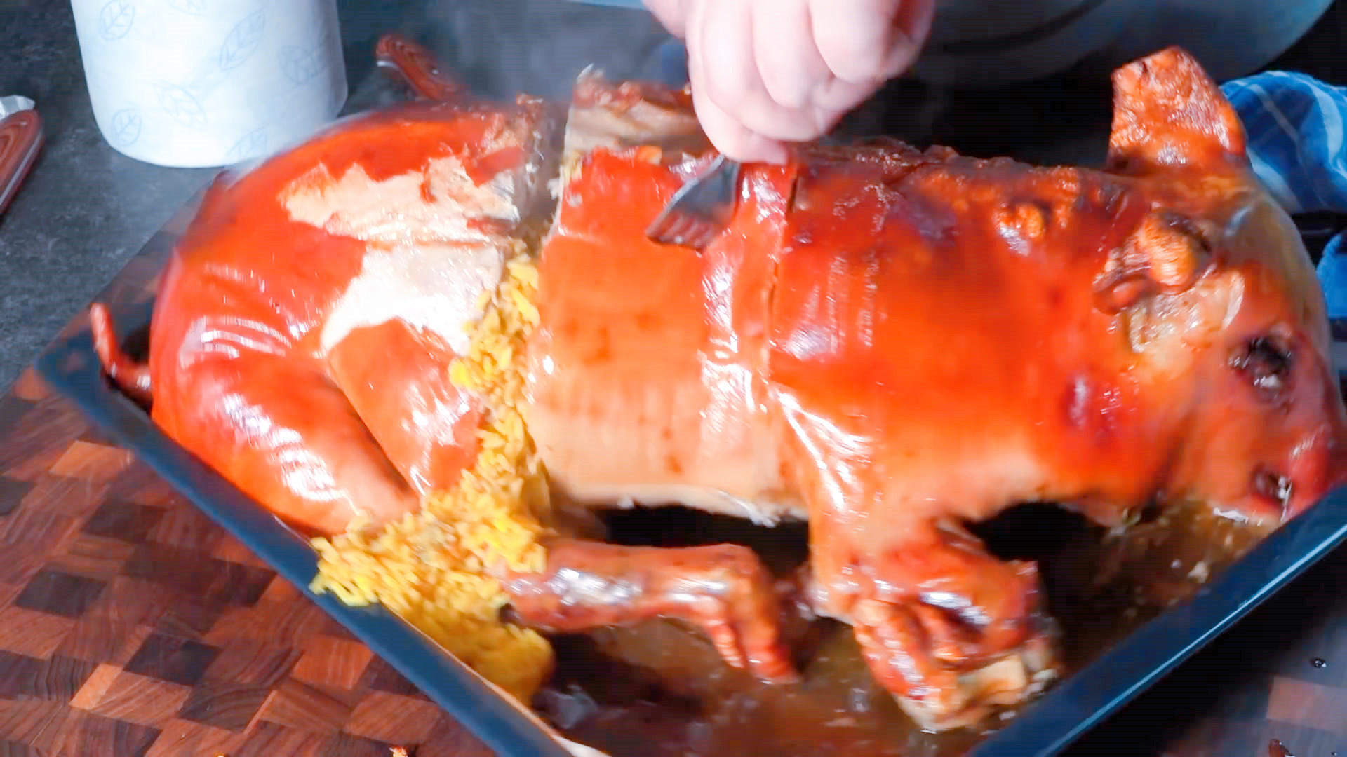  家五口人|5个人吃饭婆婆只做一道菜，以为不够吃，上菜后一家人吃到肚子撑