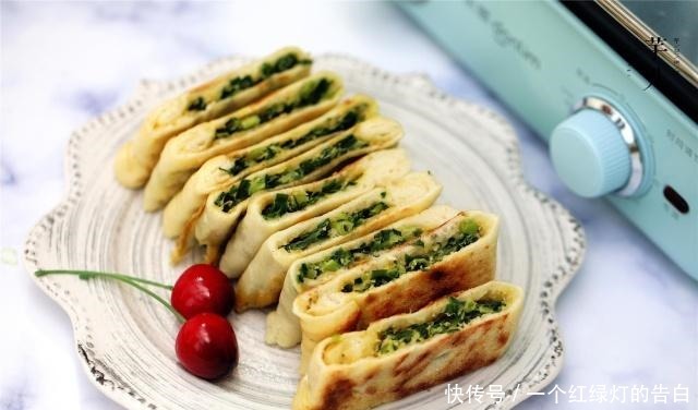 懒人|懒人早餐新吃法,比做韭菜盒子更简单,一卷一煎,香酥可口吃不够