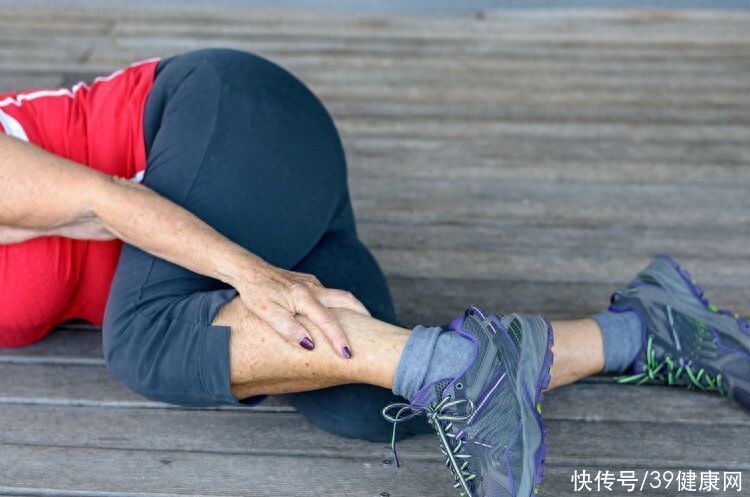 身体有病腿上有9处信号(身体有病，双腿先知！提醒：若出现5种迹象，或是疾病在“作怪”)