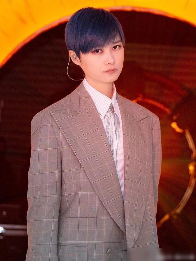  冠军|一档综艺集齐超女的前三甲，冠军仍是选手，被当初亚军和季军点评