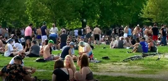 卫生官员|疫情期间别太馋！不戴口罩烧烤，27名加拿大人感染，百人隔离