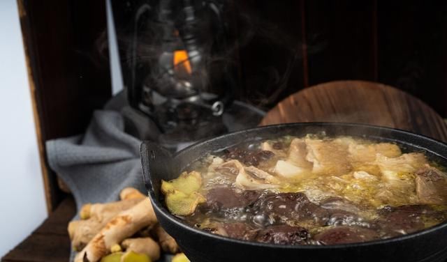 美食|到东北必吃的16道美食,一道杀猪菜就能迷倒我们,全是经典味道