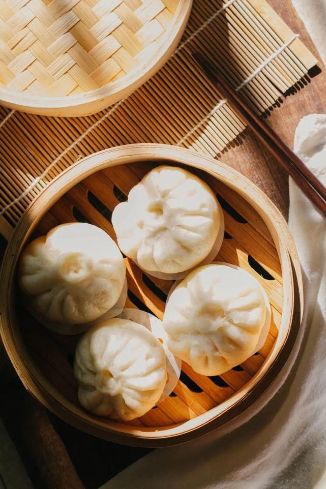  技巧|蒸包子的8个技巧，包子又大又软还不塌，香到流口水！
