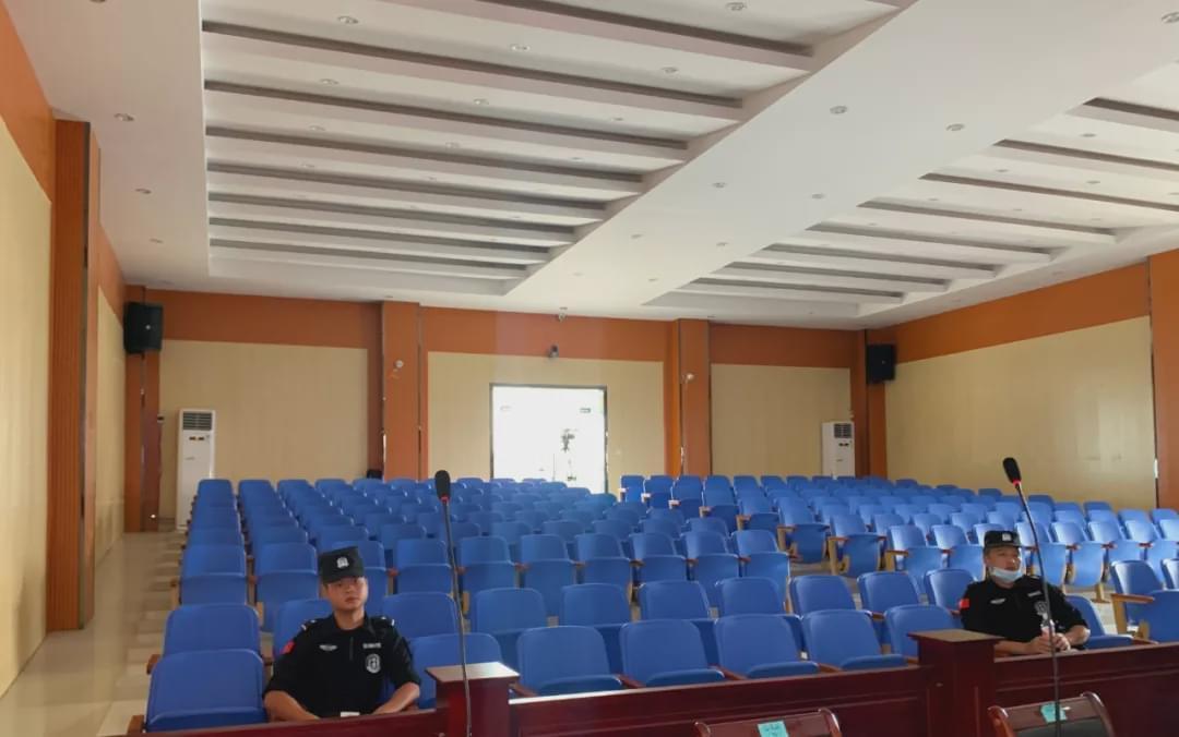 法院|贵州一法院旁听席竟设在120公里外，法学教授：应现场旁听