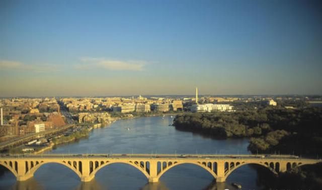  以身殉职|历任美国总统之死：第六任总统亚当斯，一生爱裸泳，晚年以身殉职