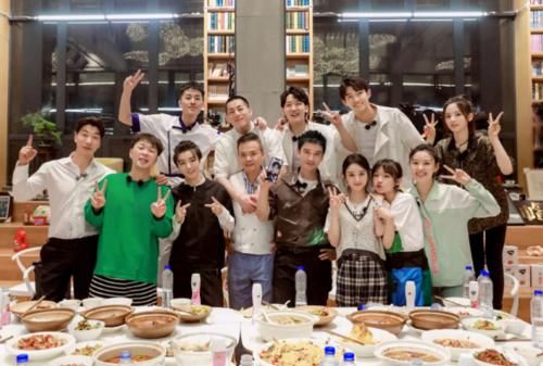  中餐厅|赵丽颖拍中餐厅宣传片，煮银耳汤却忘记放糖，网友：担心的事情还是来了