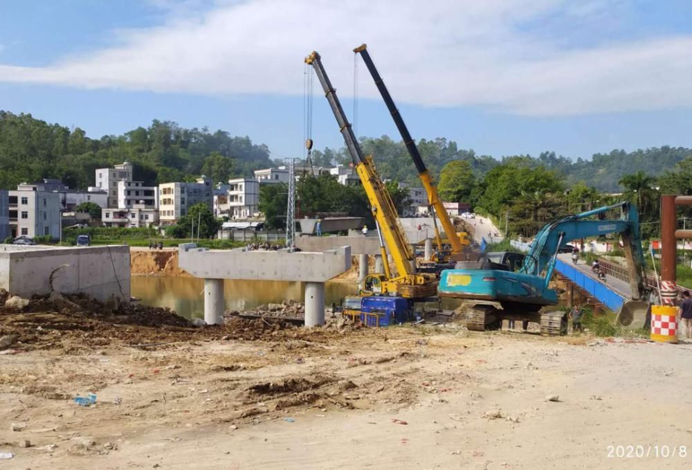 箱梁|西江大桥今日完成箱梁吊装!