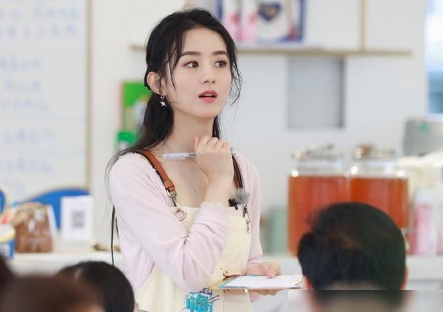  战报|赵丽颖彻底沦为工具人，《中餐厅》将负面稿件作为战报引争议