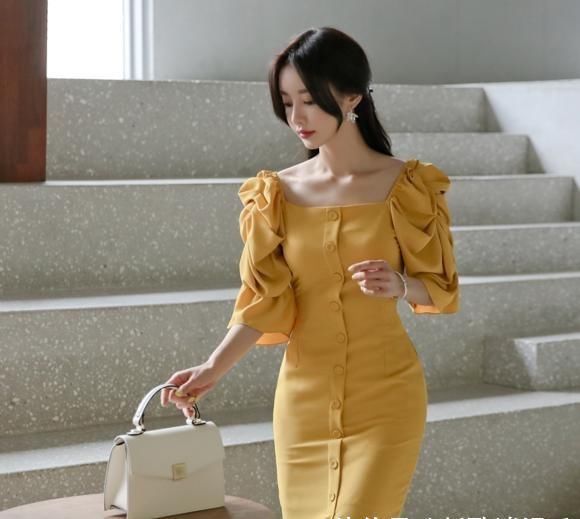 嫩黄|孙允珠：蛋挞夏荣絮彩花边嫩黄连衣裙写真