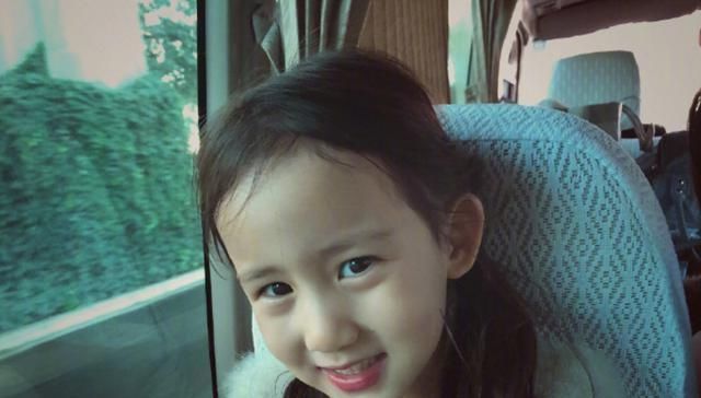  黄磊|妹妹人儿早餐没吃完，黄磊告诉她不要浪费，被女儿反驳了