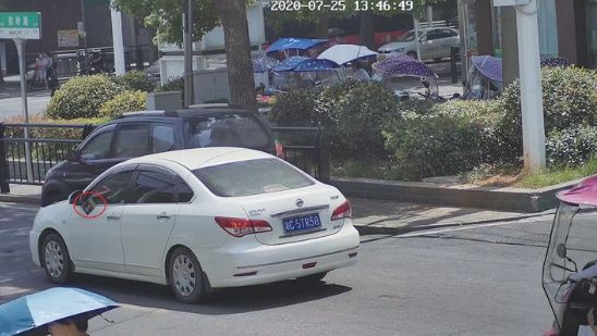 举报|车窗抛物，罚！市民举报，奖！ 行车记录仪抓拍举报最佳，每月领奖最高可达5000元！
