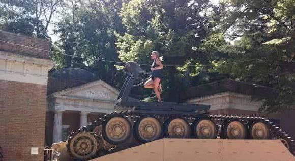 单身|内涵段子:一个人单身久了就什么都不怕