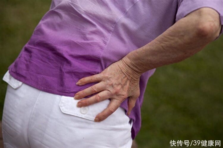 腰疼是猝死的前兆么(42岁男子深夜腰痛，第二天猝死，提醒：腰痛或是疾病和癌症信号)