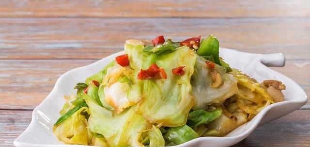  流失|包菜不能直接放油炒，教你正确做法，包菜脆嫩入味，营养不流失