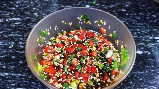  好吃|黄瓜和它是搭档，一蒸一拌，爽口解馋，简单省事，好吃停不下筷子