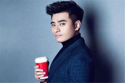  闪婚|他们一见钟情，相识半个月就闪婚，如今生育两个儿子姓氏却不同