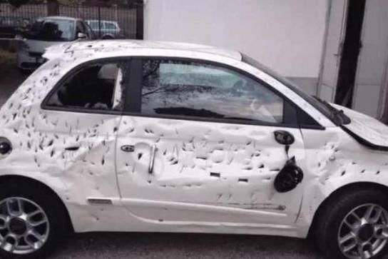 嚣张|女司机乱停车还极嚣张故意关机，回来取车时被气哭，网友：干得漂亮