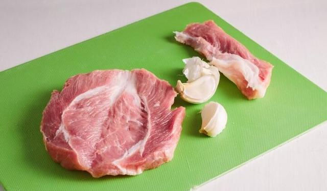  百吃|此面食我家一做就是2锅，皮薄馅大，鲜美多汁，家人都百吃不厌