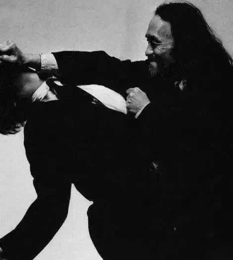  耀司|山本耀司把全国首家咖啡店开在了成都，时髦精们又有新去处了