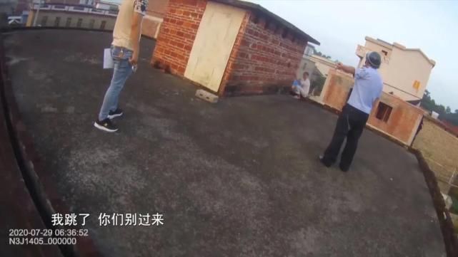  相逼|警方追捕，毒贩为逃脱抓捕居然以“死”相逼...