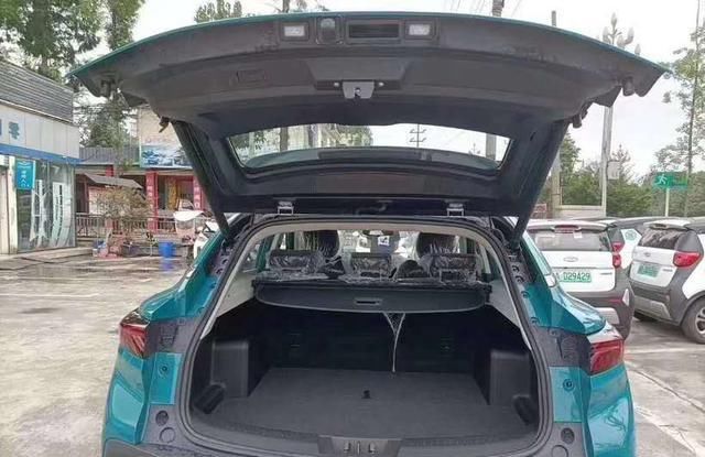 SUV|奇瑞首款高端SUV到店，后轮驱动操控性优，全铝车身宽度近两米