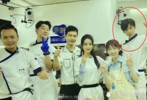  超越|杨超越到《中餐厅》当嘉宾，看清上船方式，和赵丽颖待遇差太多