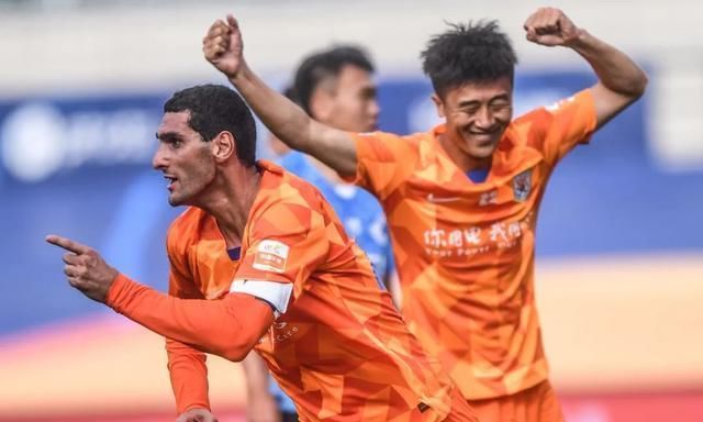  合练|鲁能再战申花，想起了去年的虹口，格德斯已参加合练