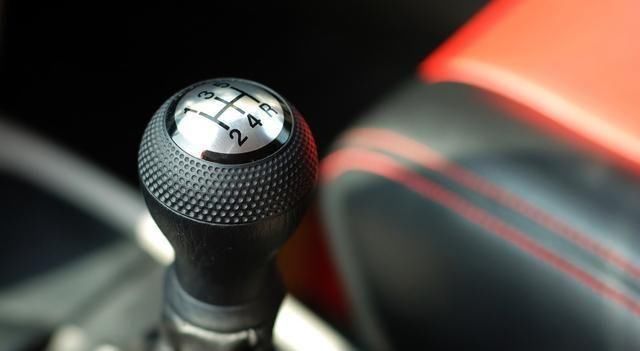 MT|手动挡5MT和6MT的差别并非档位总数,只是驱动力、耗油量、安全驾驶感