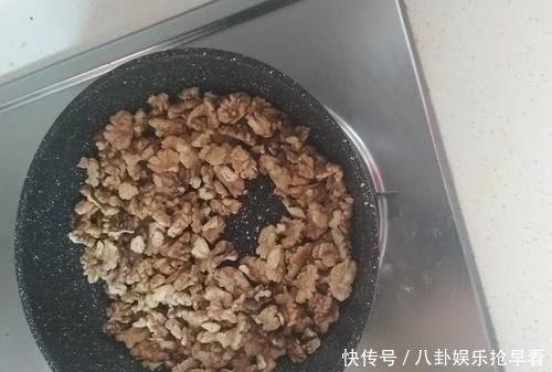 白发|白发最怕这食物,做一锅能吃1个月,头发乌黑有光泽,白发变少了