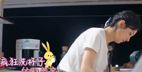  懂行|不刷碗被骂懒, 怼林大厨被骂不懂行, 赵丽颖的问题, 其实只有一个