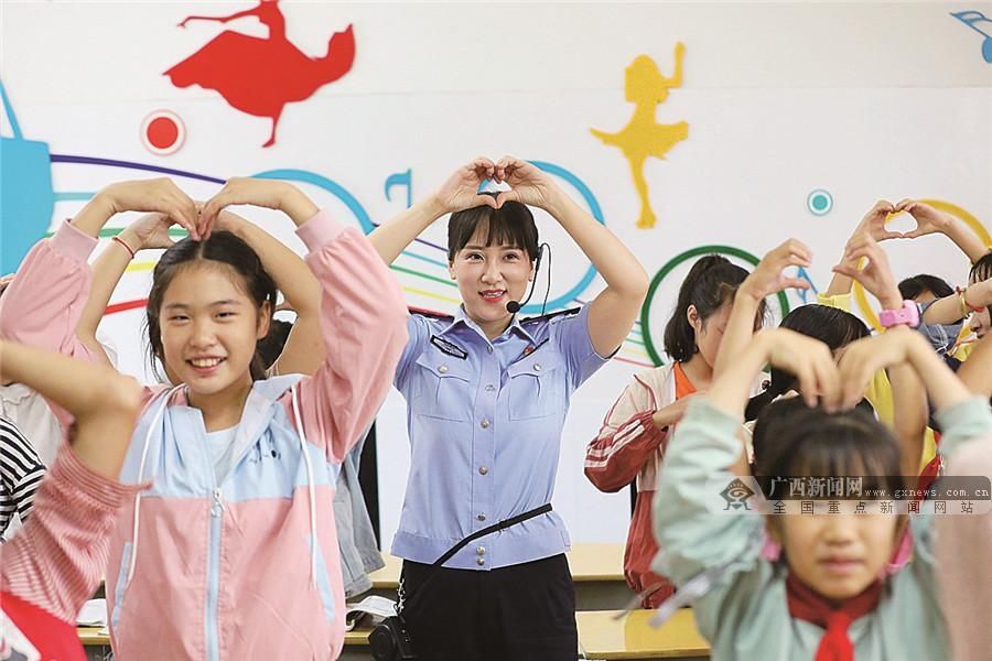 高空|9月19日焦点图：小区业主众筹摄像头抓“高空抛物”