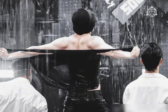 腹肌|《这街3》肖杰退赛?王一博全员晋级33强,张艺兴腹肌被滤镜磨平