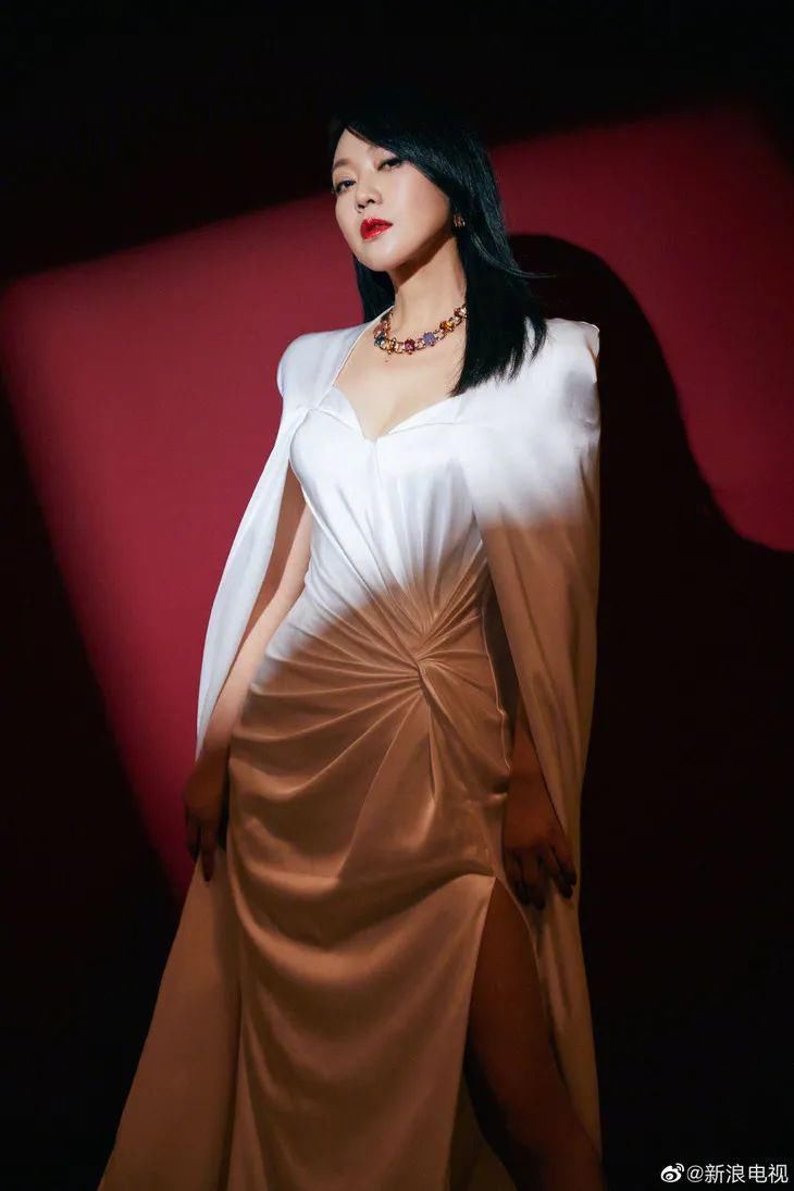  争霸|壹周潮话题 | 八月第一周：白玉兰气质争霸&杨幂热巴的长腿狙击