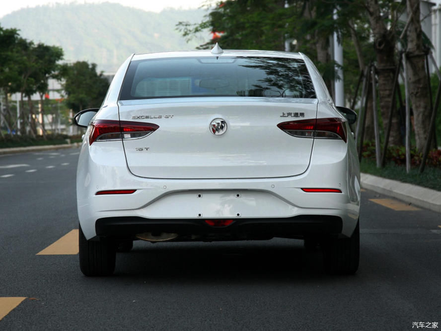  降至|别克英朗从11.99万降至7.79万，性价比到位，还买桑塔纳？