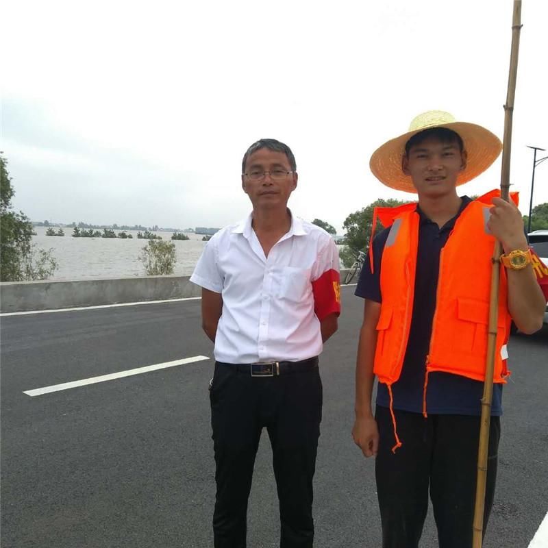  抗得|送得了外卖，抗得了洪灾！“网红”外卖小哥张乐乐化身“乘风破浪的哥哥＂