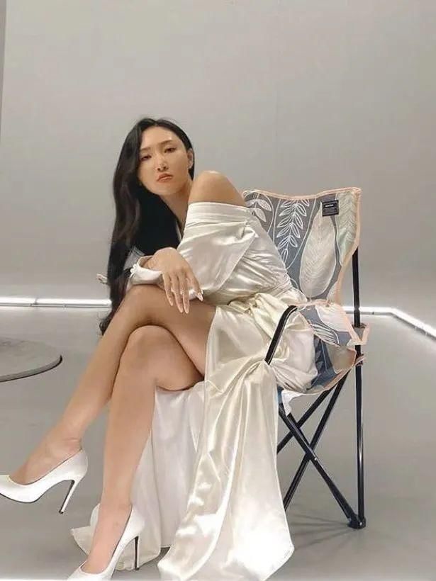 换装|唱出换装神曲《Maria》的华莎，穿衣到底有多百变？