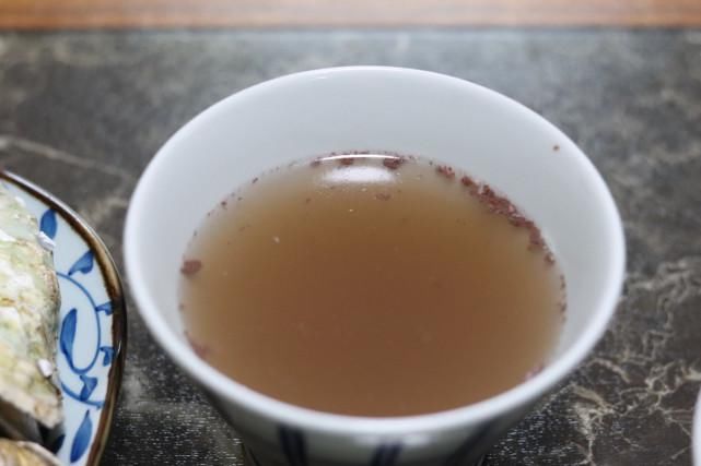  精致|四口之家的晚餐，两荤两素拒绝精致穷，网友：碗筷起落间的幸福