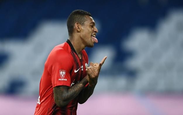 华夏幸福|够狠!上港4-0大胜力压国安排第一 500万新援一人独造3球