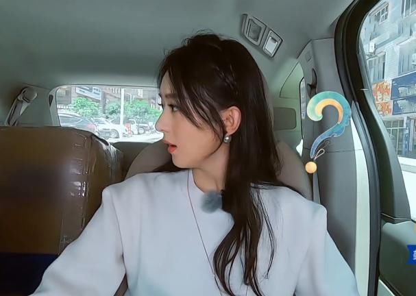  件事情|冯绍峰参与了第一期中餐厅的录制，就在赵丽颖身边，你发现了没？