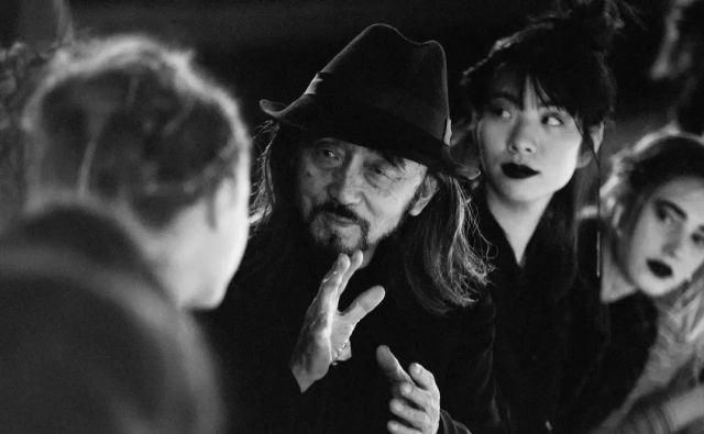 耀司|山本耀司把全国首家咖啡店开在了成都,时髦精们又有新去处了