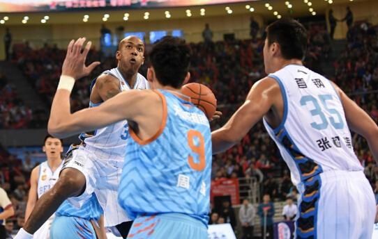  现场观看比赛|CBA再度改规则，季后赛普通球迷入场无望，姚明被质疑虚假宣传