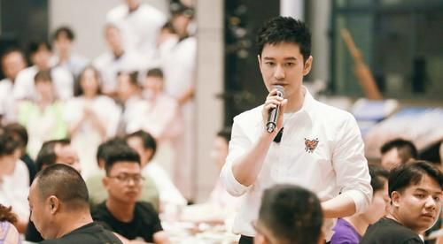 店长黄晓明|谢过黄晓明告别中餐厅,双剧待播又接新剧,她就是拼命三娘赵丽颖