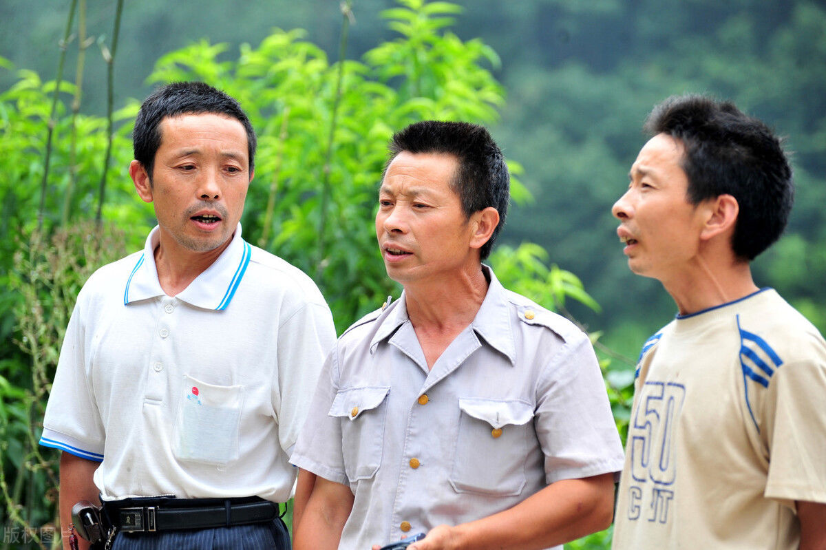 为啥|农村老话“靠老大，疼老三，最不待见是老二”，为啥老二不受待见