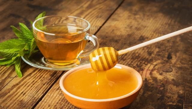  消化|肠胃不好的人，少吃两红，多吃三黄，常饮四水，胃病慢慢变好