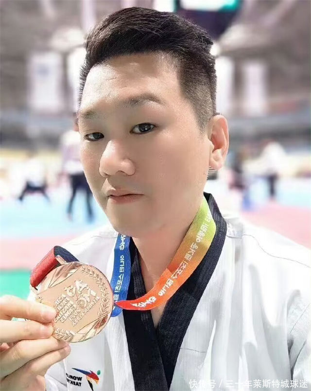 台湾兄弟好样的！夺铜举五星红旗：当中国人很自豪！网友评论亮了