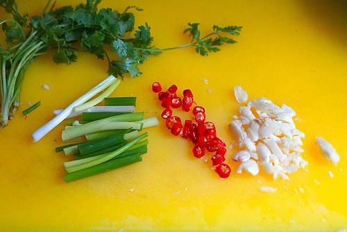 辣椒|三伏天,这菜香辣又解馋,成本不到3块钱,有钱没钱都能吃得起