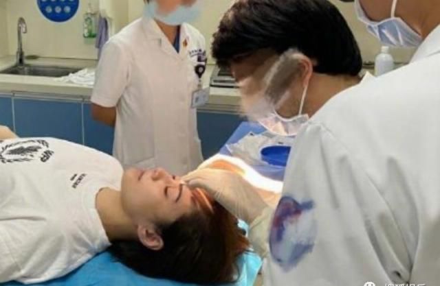  买房|娱乐日报|阿娇酒店发生意外；王思聪疑又带美女买房；吴磊里程遭私生饭盗用？