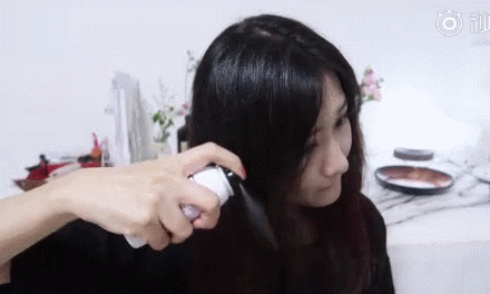  发色|别乱染发了！今夏流行这个神仙发色，洋气又显白