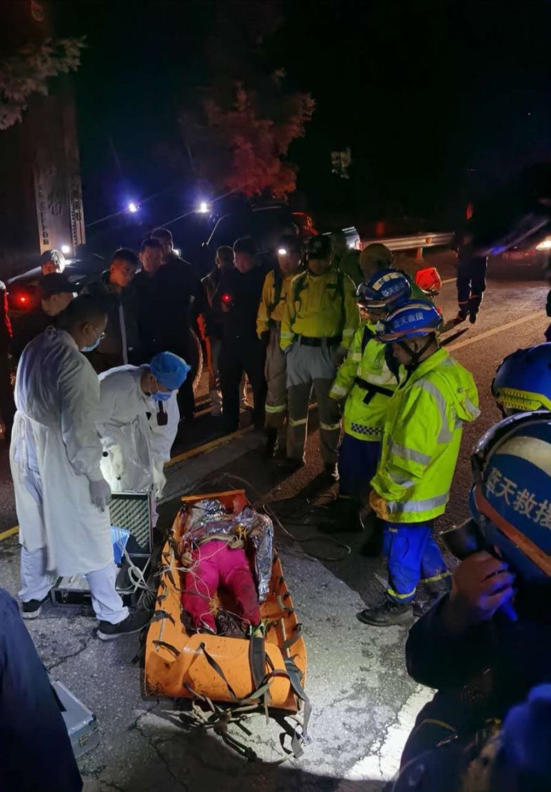 救援|北京驴友结伴爬山一死一伤 救援人员连夜搜山